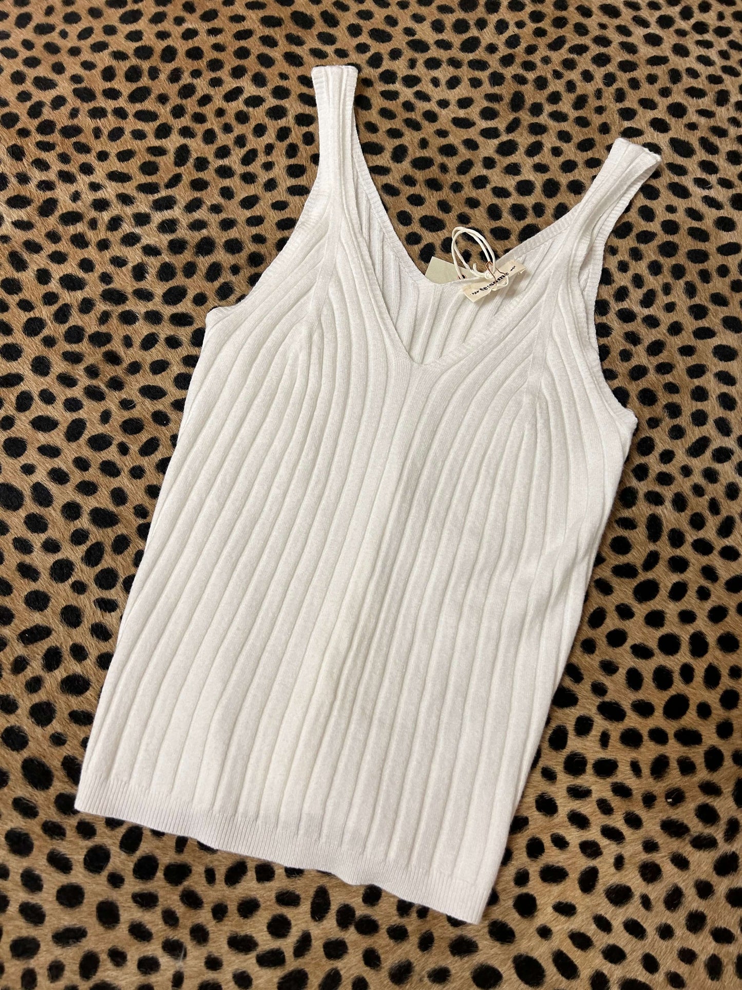 V Neck Sweater Wide Rib Tank/ white