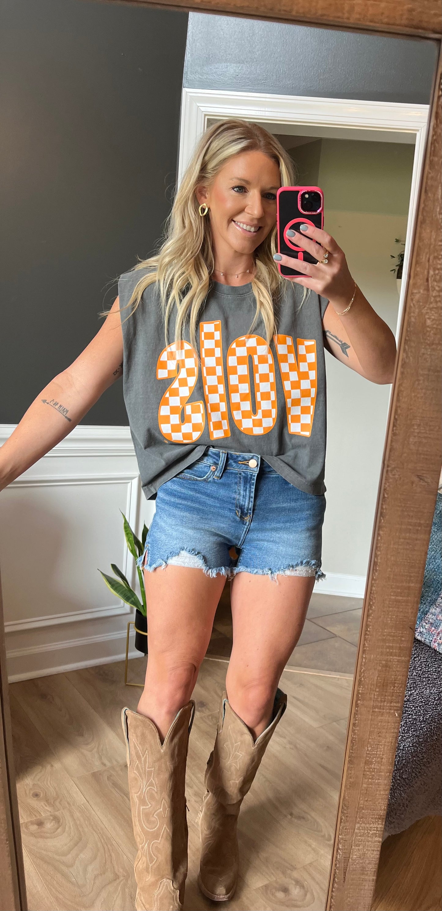 TN Vols Checkered Muscle Tank/pepper